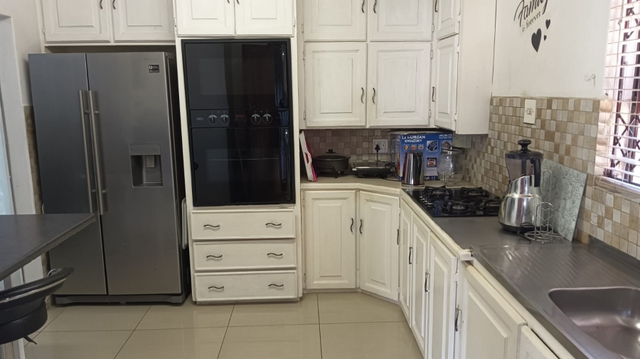 4 Bedroom Property for Sale in Beacon Bay Eastern Cape
